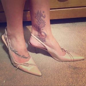 Karen Scott leather ladies retro pumps